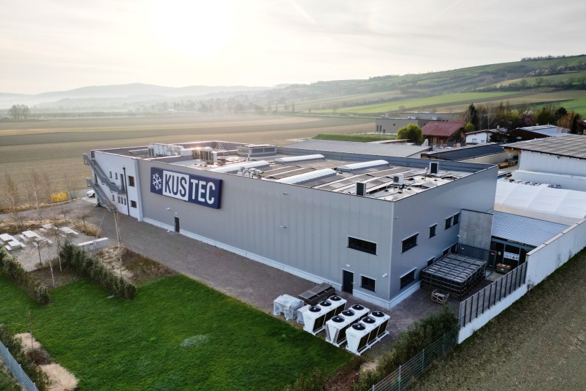 KUSTEC ZEntrale im Winter von oben 01